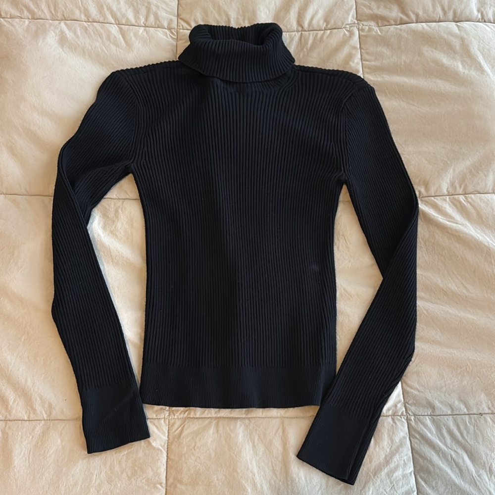 Ribbed turtleneck
